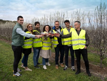 La IG Pacharán Navarro rinde homenaje a jóvenes que se ha incorporado al sector productor y elaborador